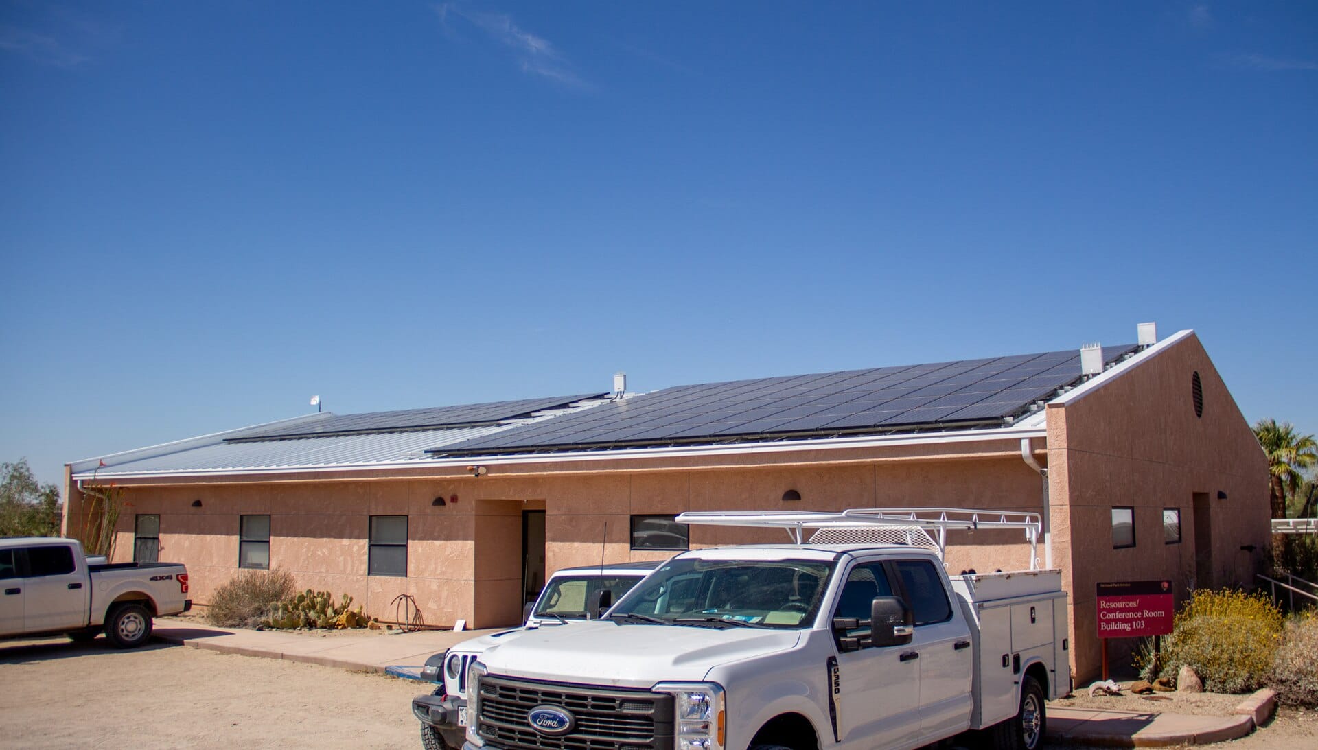 Placas solares para empresas: cómo aprovechar el consumo diurno y reducir la factura eléctrica
